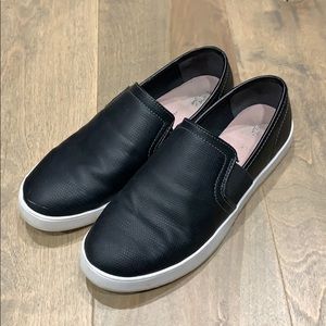 Black snakeskin shoes